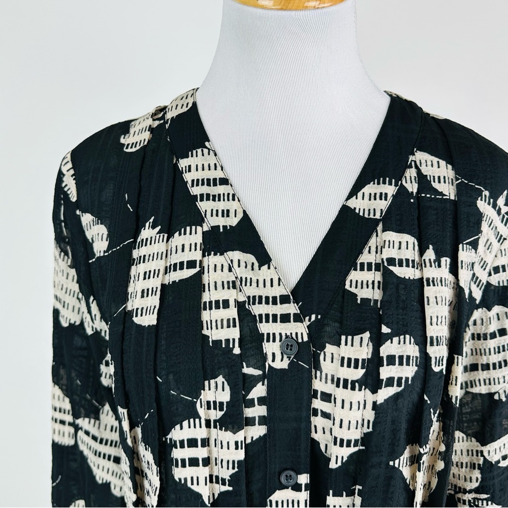 The Odells Everyday Pleat Top in Lagos Size XS - Picture 3 of 8